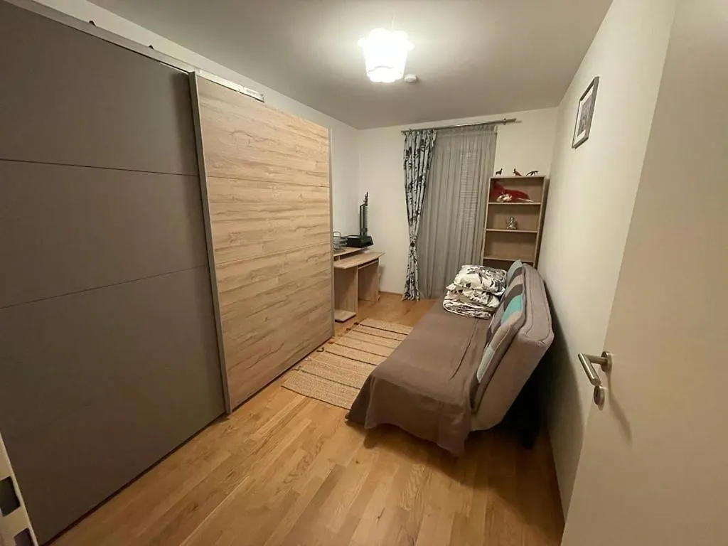 Lovely 3 Rooms Apartment Viena