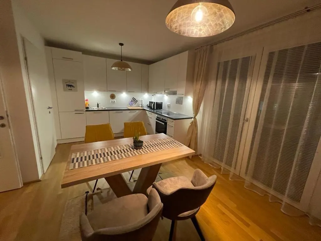 Lovely 3 Rooms Apartment Viena